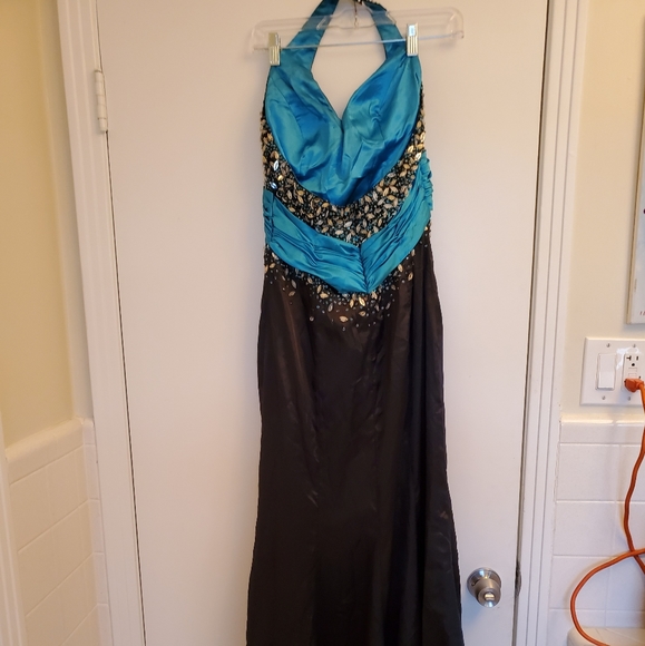 Prom Dress - Picture 4 of 8